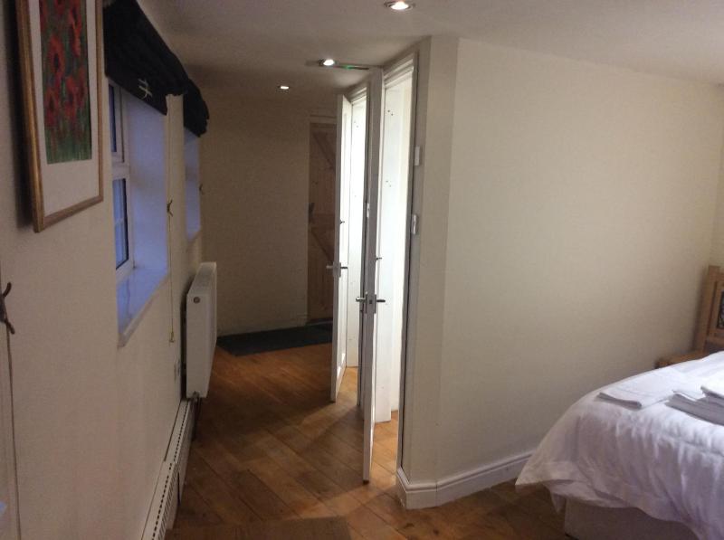 Triple Room with Shower image 1