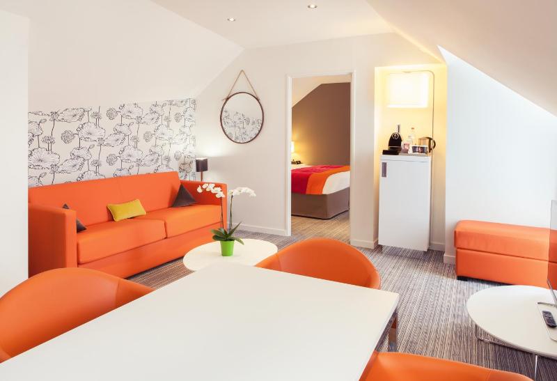 Executive Suite with Sofa Bed image 1