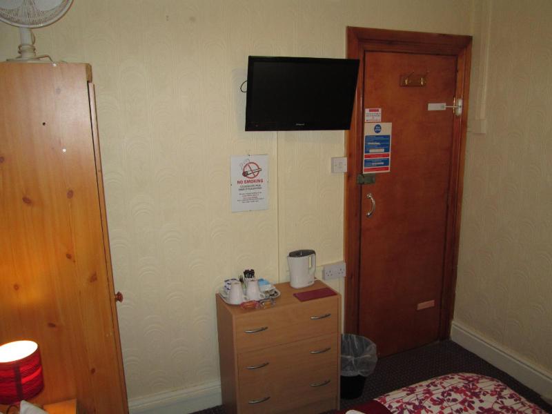 Budget Double Room image 4