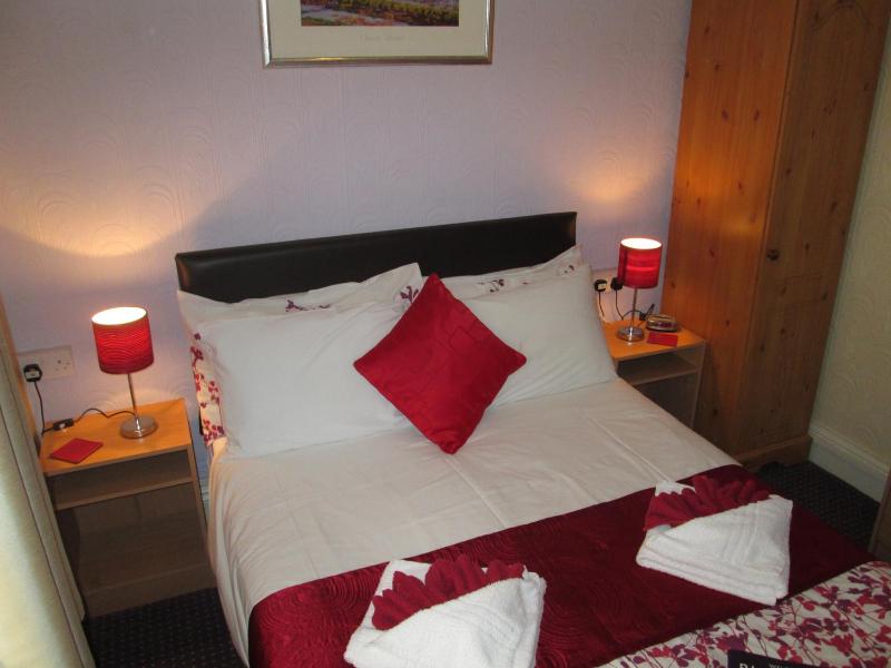 Budget Double Room image 2