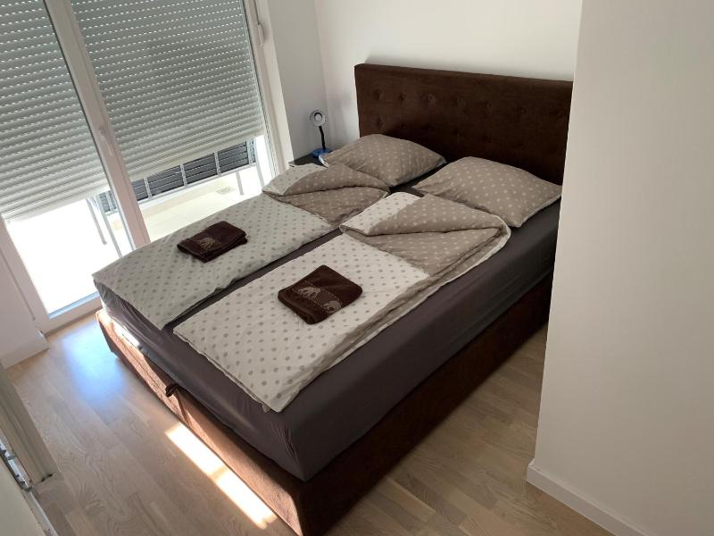 One-Bedroom Apartment image 2