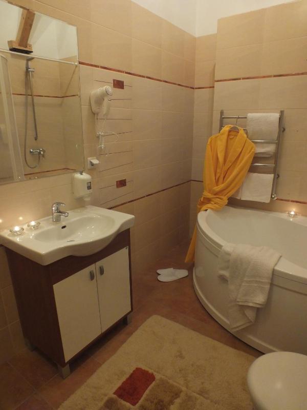 Honeymoon Suite image 1