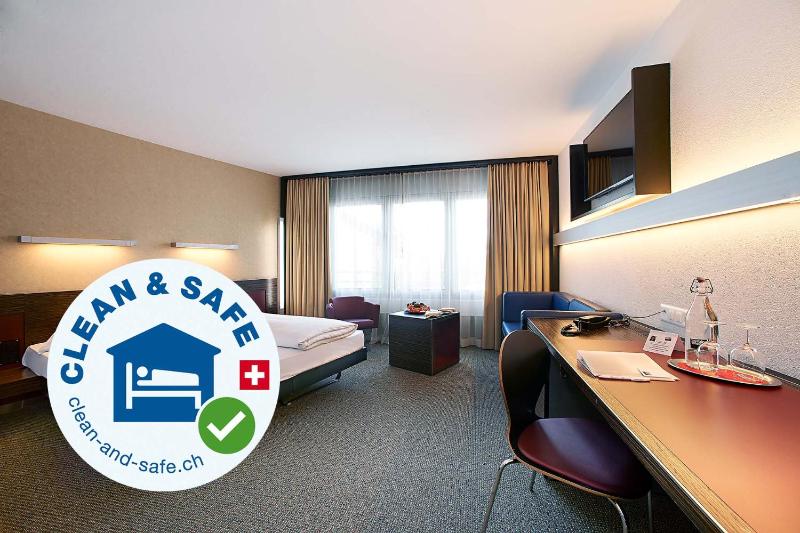 Large Double Room image 1