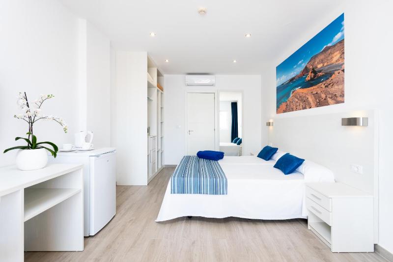 Standard Double Room (2 Adults) image 1