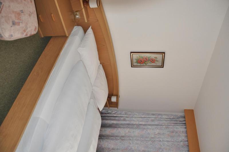 Double Room with Balcony image 4