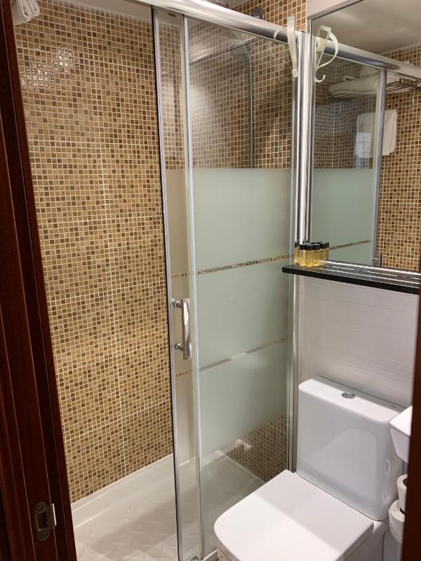 Single Room image 4