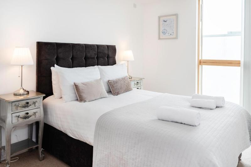 Three-Bedroom Apartment image 3