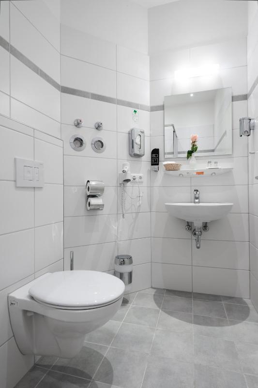 Standard Double Room image 4