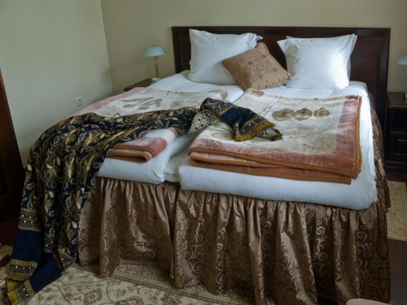 Standard Double Room image 2
