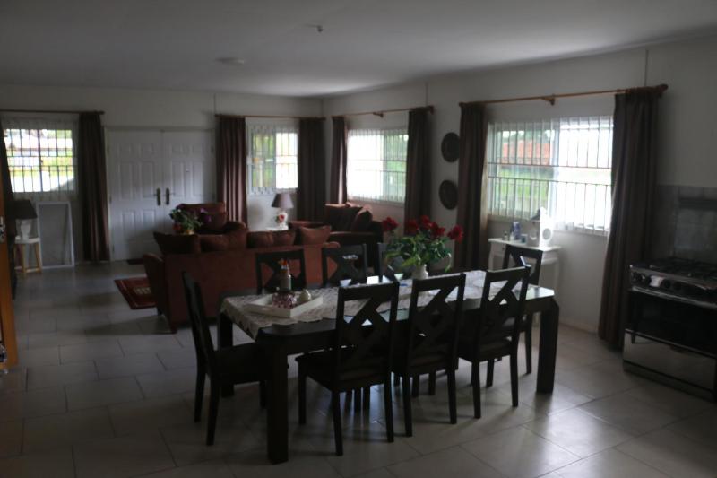 Dubbel woonhuis Selderiestraat Paramaribo - image 13