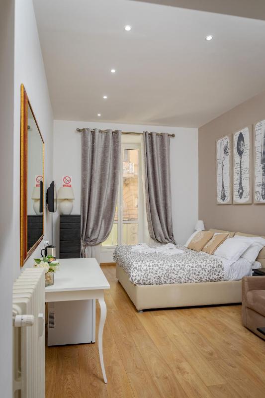 Double Room image 1