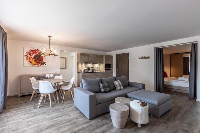 Deluxe Suite with Two Bedrooms image 4