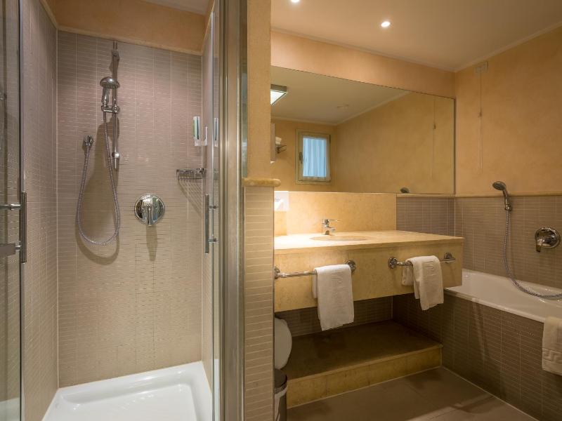 Suite (1 Adult) image 1