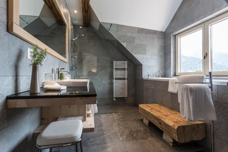 Double Room with Mountain View image 1