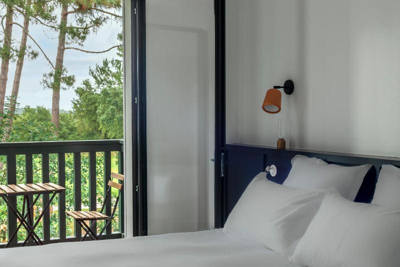 Double Room with Balcony image 1