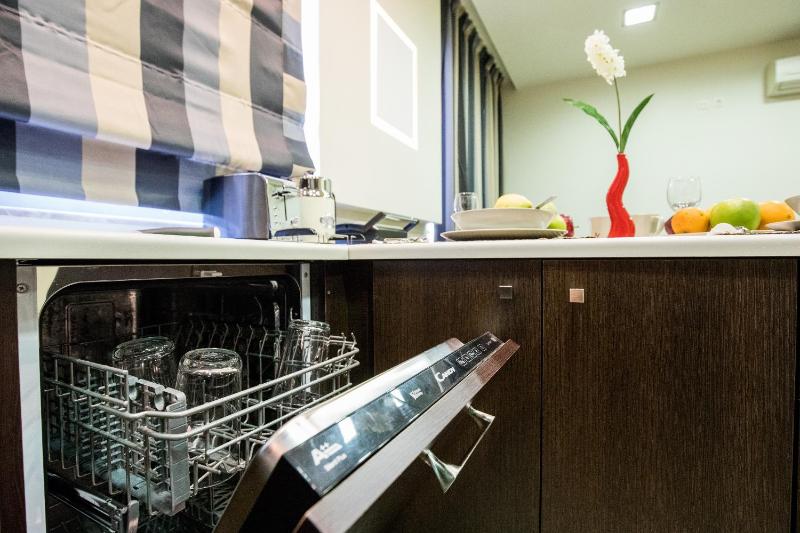 Rhodes Central Suite - image 16