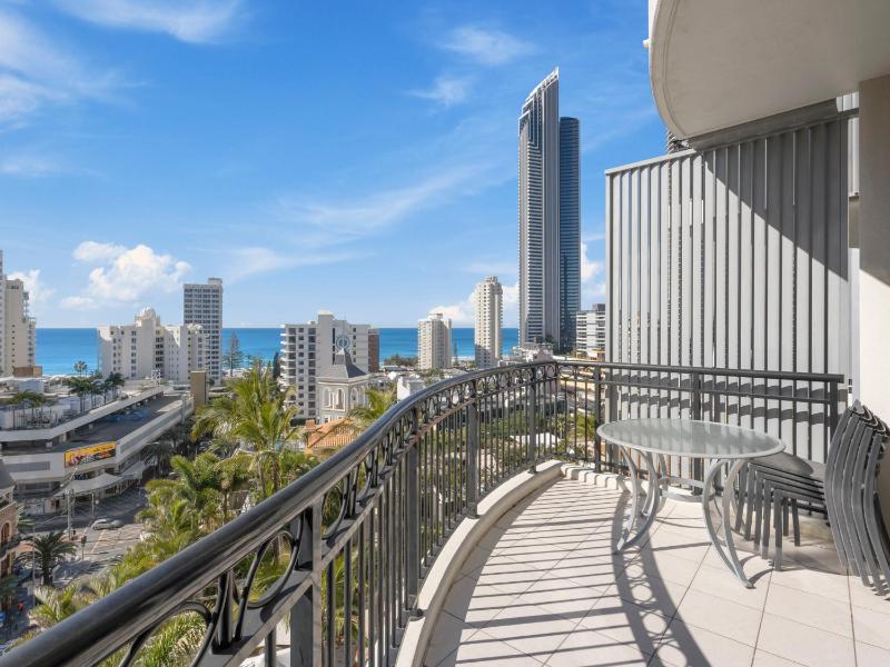 High-Rise Haven in the Heart of Surfers - image 8