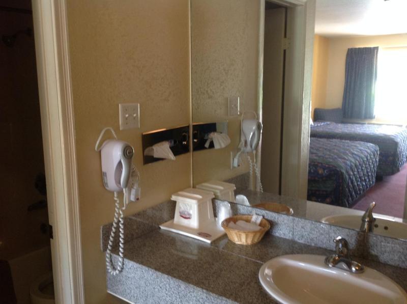 Double Room with Two Double Beds image 4
