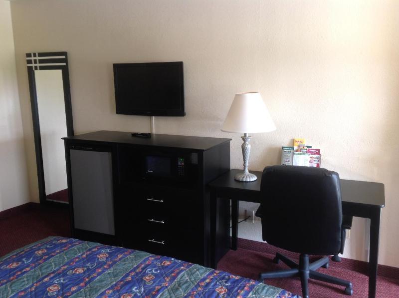 Double Room with Two Double Beds image 2