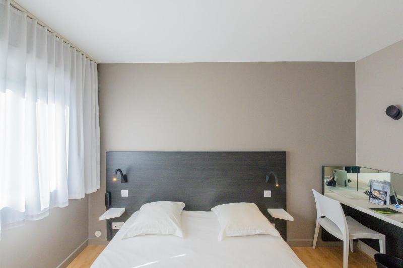 Superior Double Room image 1