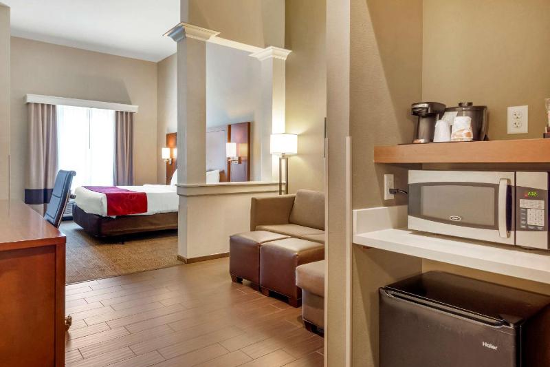 King Suite - Non-Smoking image 2