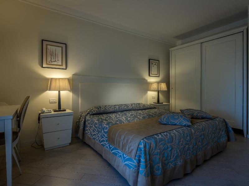 Economy Suite image 1