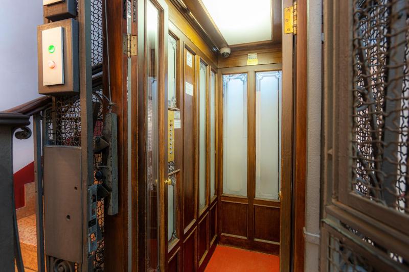 Superior Apartment image 1