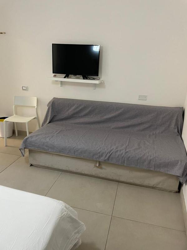 Double Room with Extra Bed image 4
