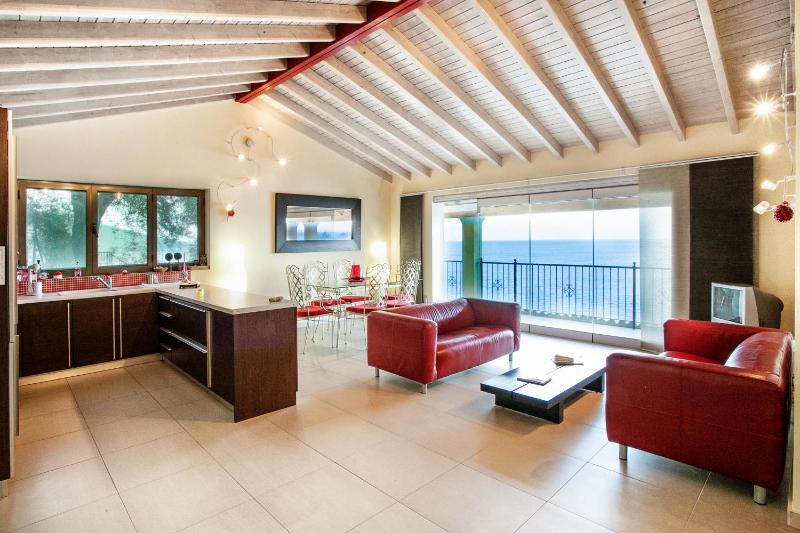 Panoramic Penthouse with Infinity Seaview image 4