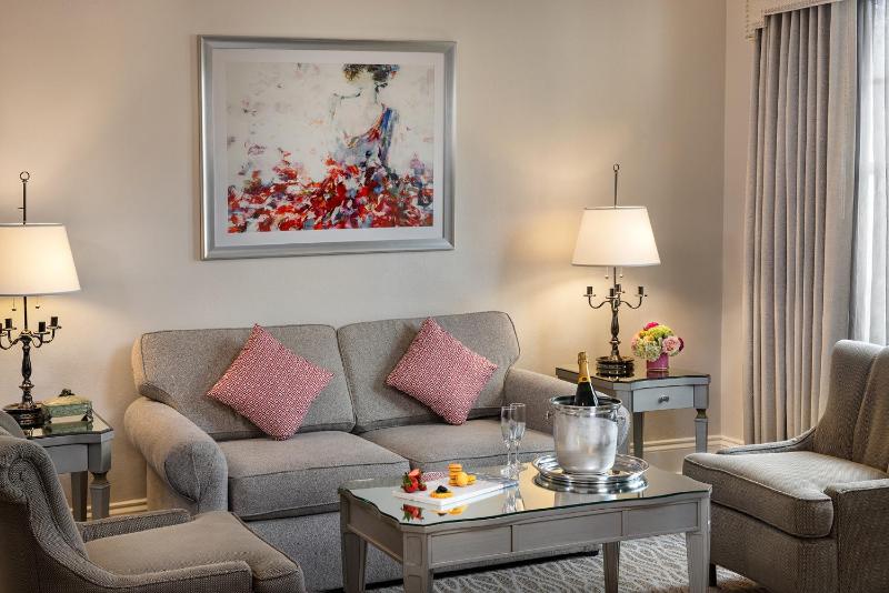 Deluxe Suite image 4