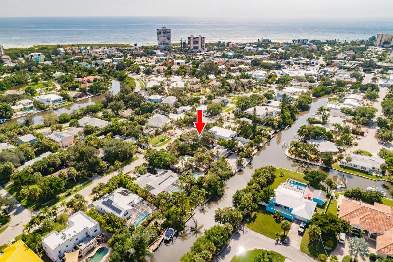 447 Avenida De Mayo, Siesta Key, FL (Vintage Coastal) W/Pool image 3