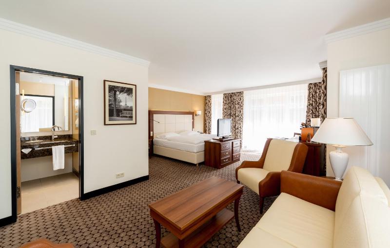 Deluxe Double Room image 1
