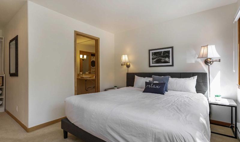 Townsend Place A107 Condo - image 3