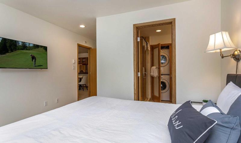 Townsend Place A107 Condo - image 33