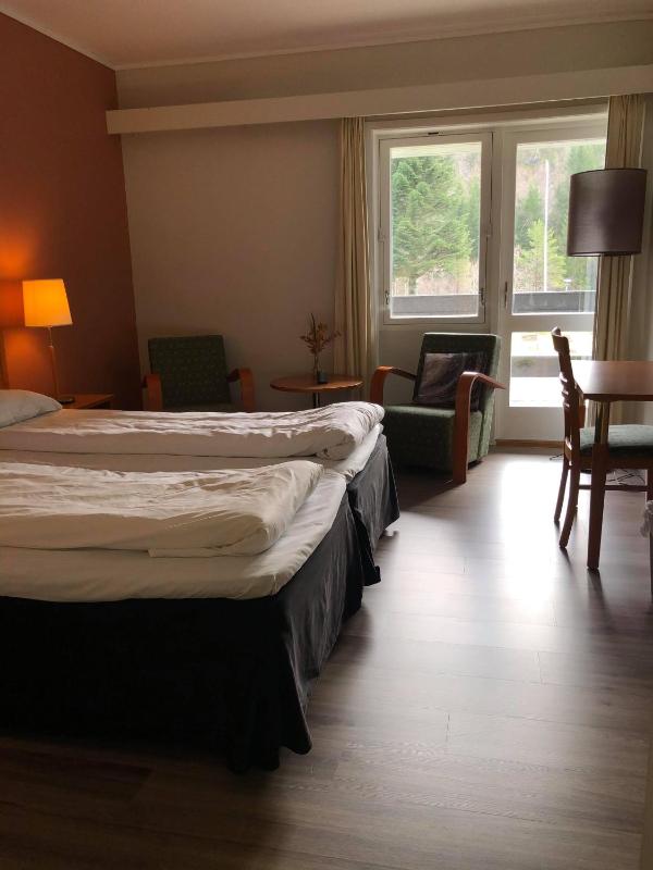 Standard Double Room image 4