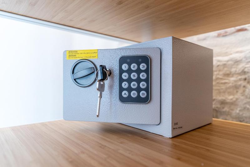 Junior Suite with Balcony image 3