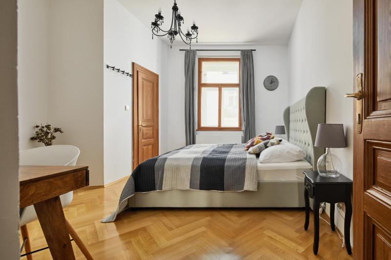 Prague Days - Apartment with Balcony and Amazing View in the Old Town - image 9
