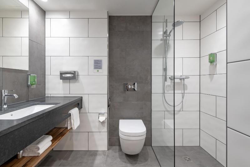 Modern Comfort Double Room image 3