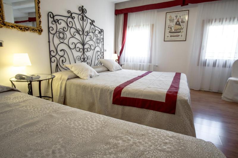 Triple Room image 2