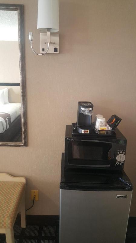 King Suite - Non-Smoking image 2