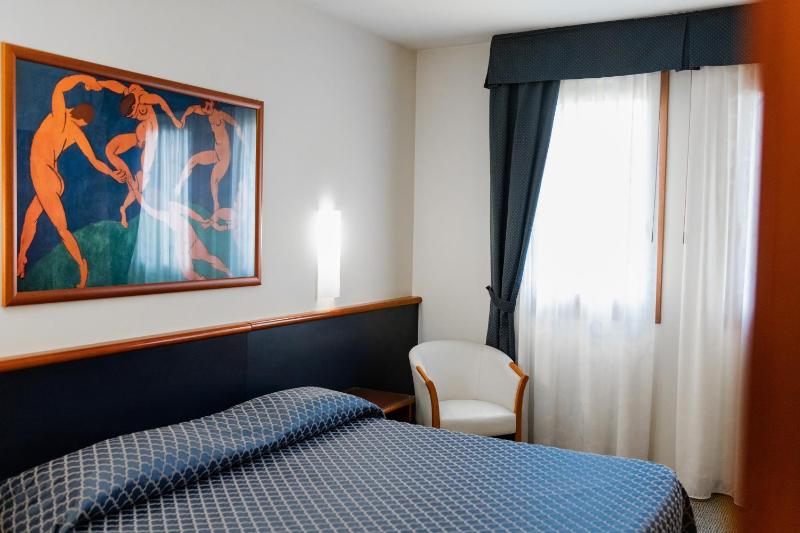 Double or Twin Room image 1