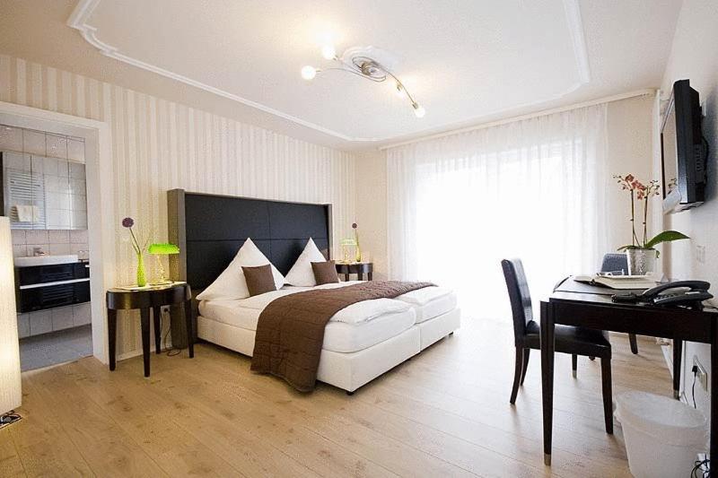 Double Room image 1