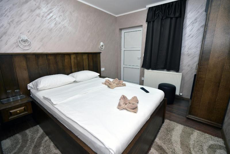 Standard Double Room image 2
