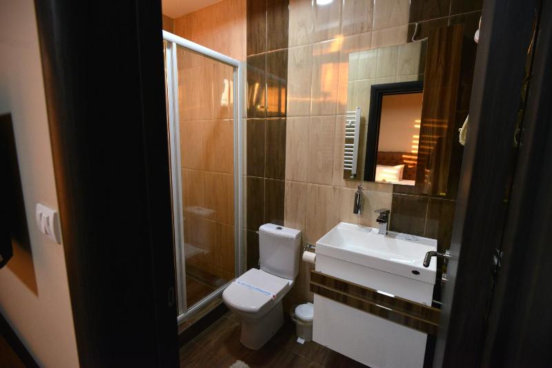 Standard Double Room image 3