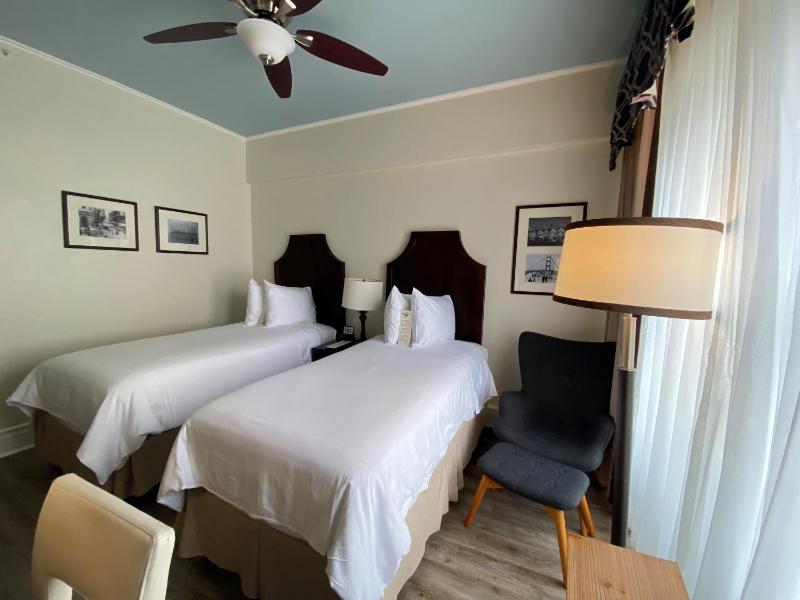 Twin Room image 2