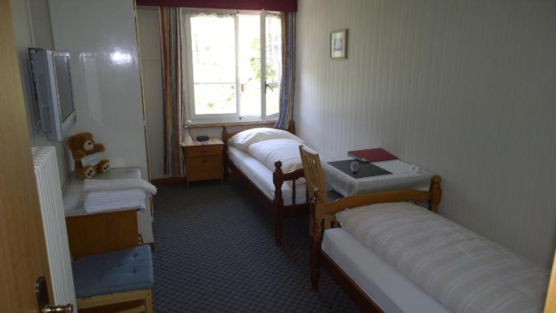 Twin Room with Shared Bathroom image 4