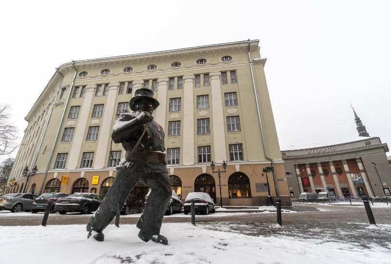 Classic Two-Bedroom Apartment image 2