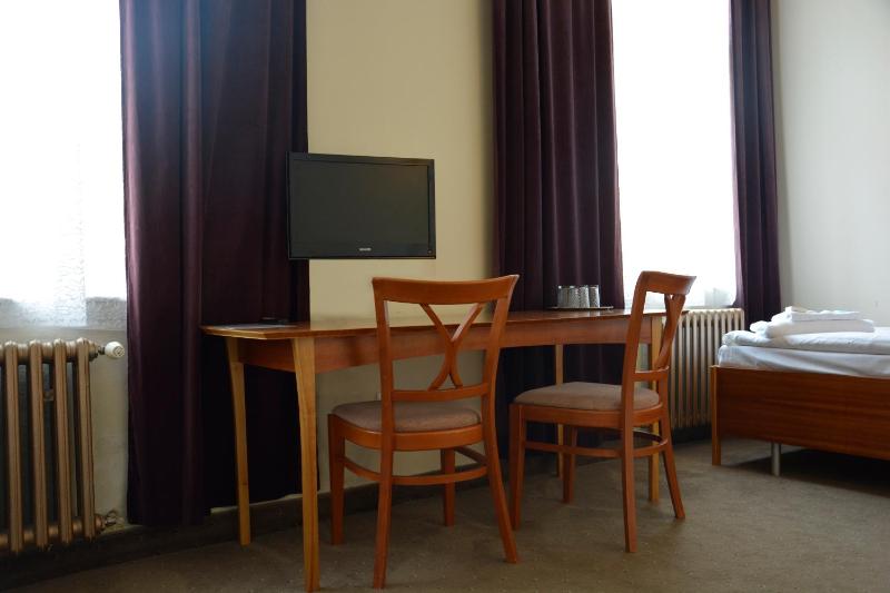 Standard Triple Room image 4