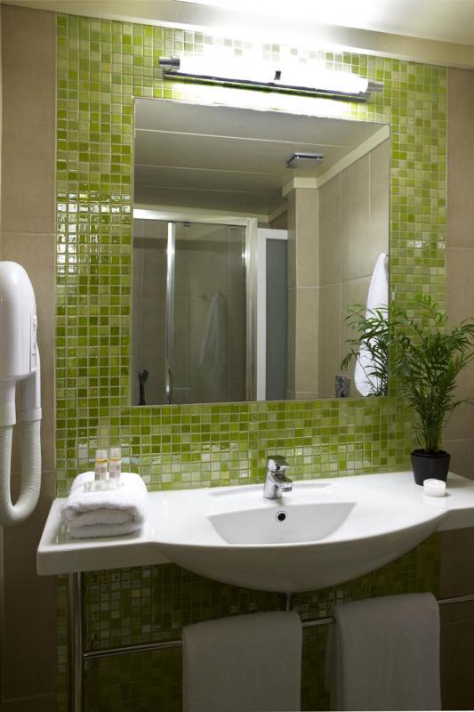 Family Room with Sea View image 4