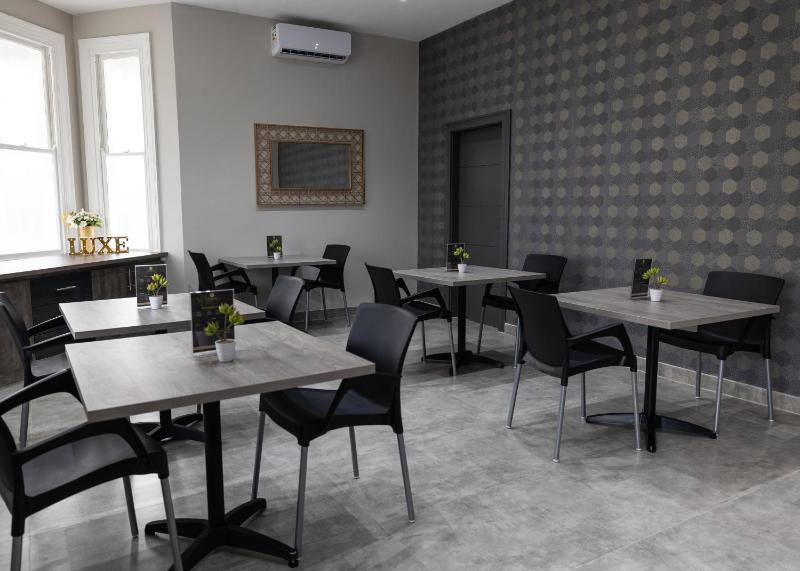 Luxe Suites Boutique Hotel - image 2